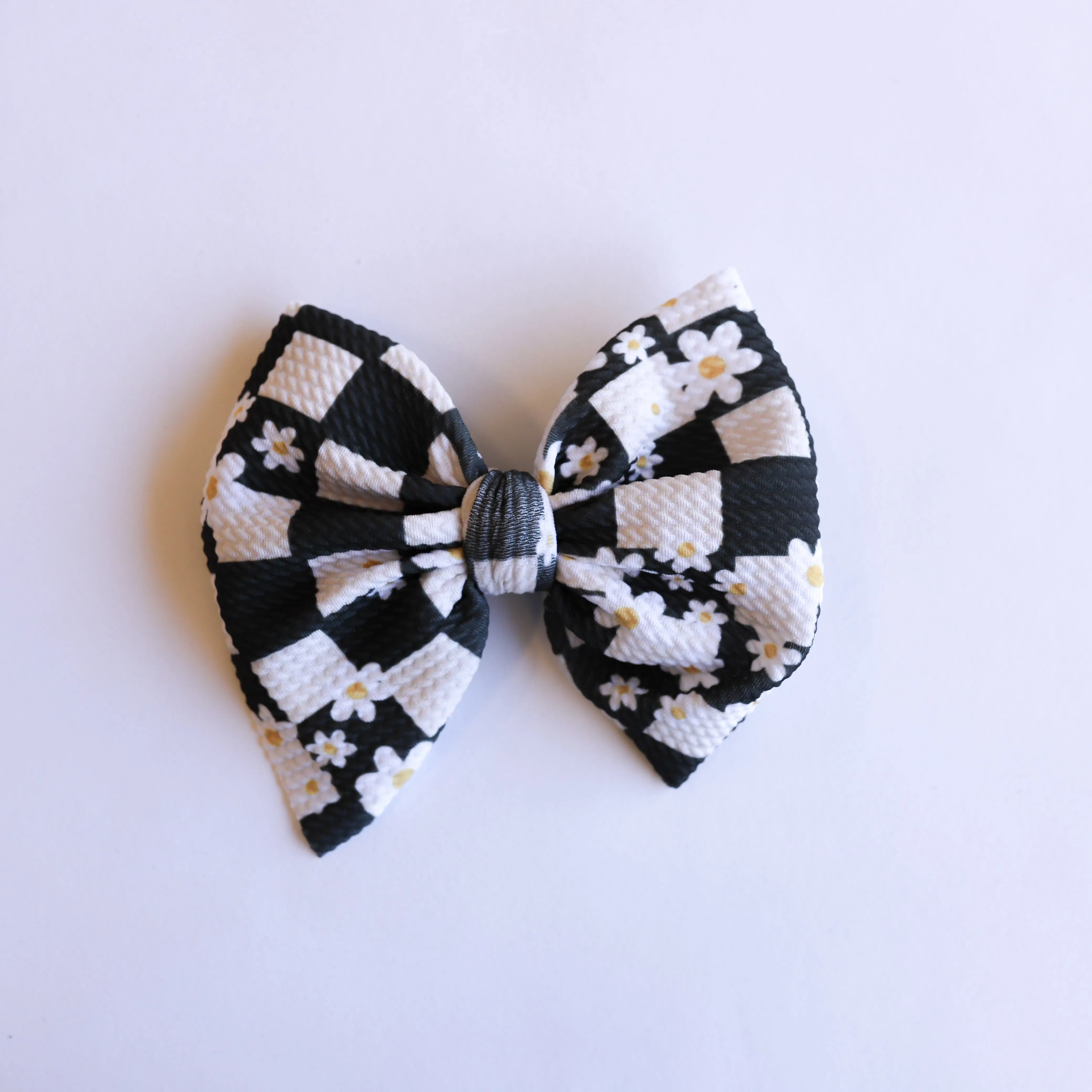 Cool Daisies Checkers Bow