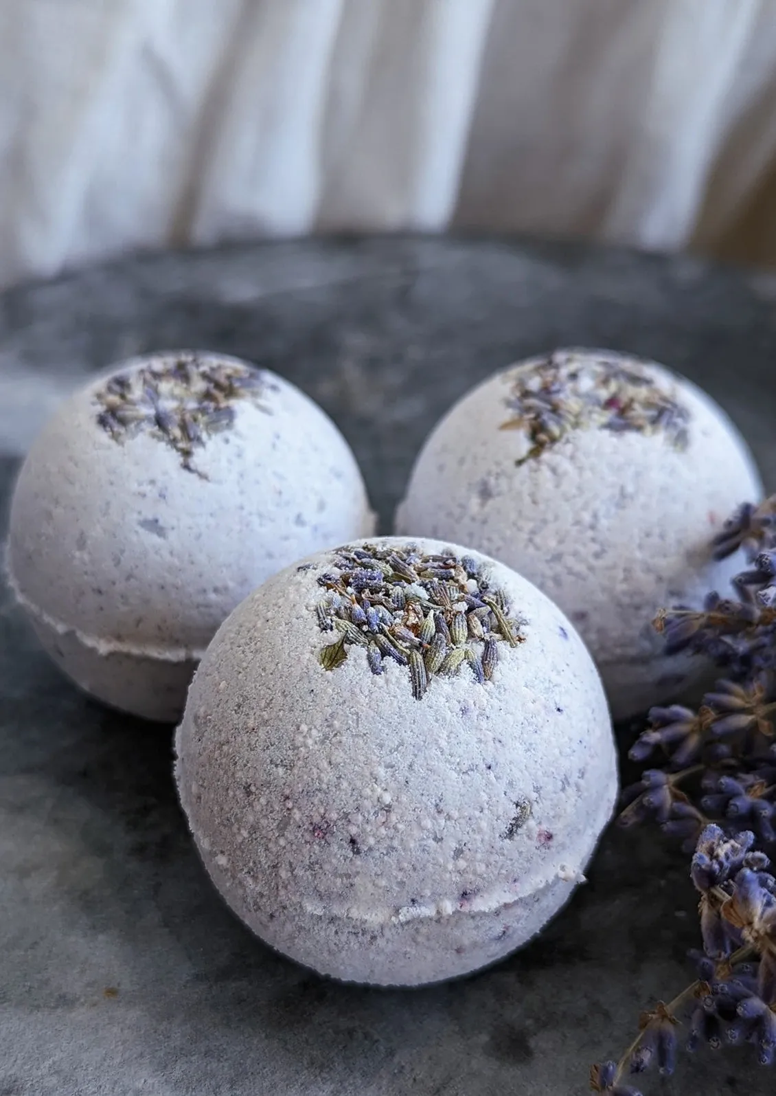 Gnat & Bee Bath Bomb